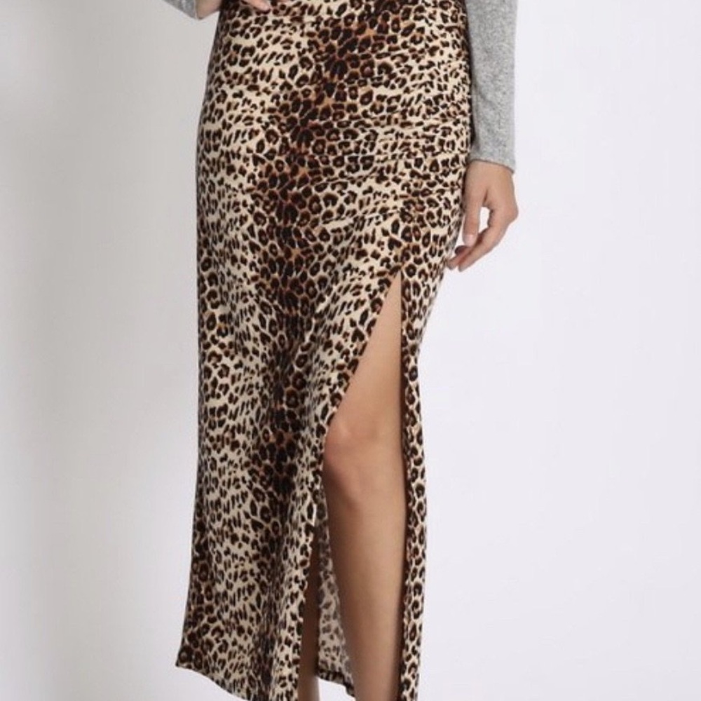 ‼️ LAST ✨ Leopard Slit Midi Skirt - Picture 4 of 5